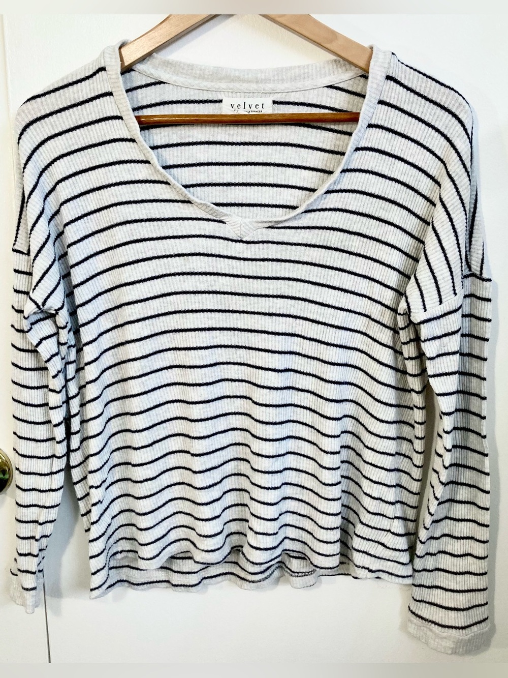 Velvet by Graham & Spencer Soft Rib Knit Gray & Black Striped V-Neck Sweater Top